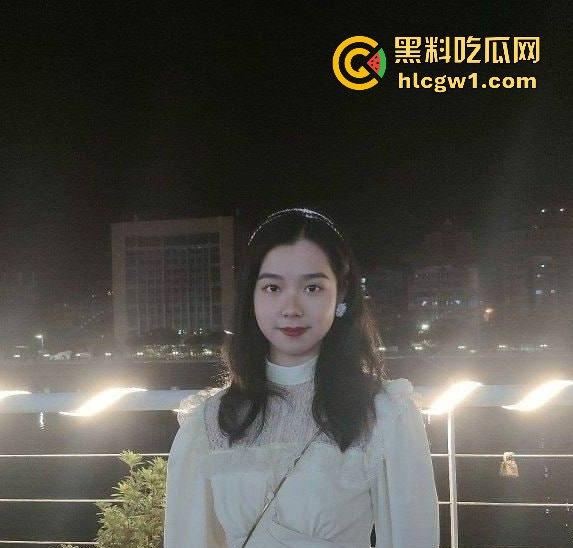 重庆骚货『严乐怡』母狗转型记全过程曝光！从高冷妹子到暴力口交滴蜡专家，女人开发出来才知道多骚！-4