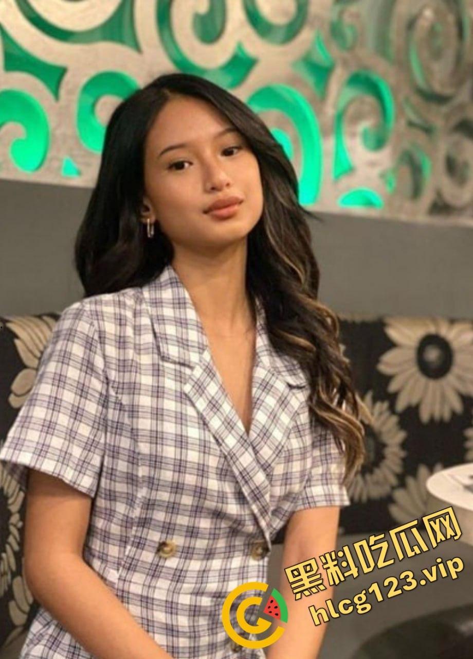 菲律宾网红美女『Ccococo』私密自拍外流！与男友激情全程曝光，精致五官配骚气姿态引发网友热议！-1