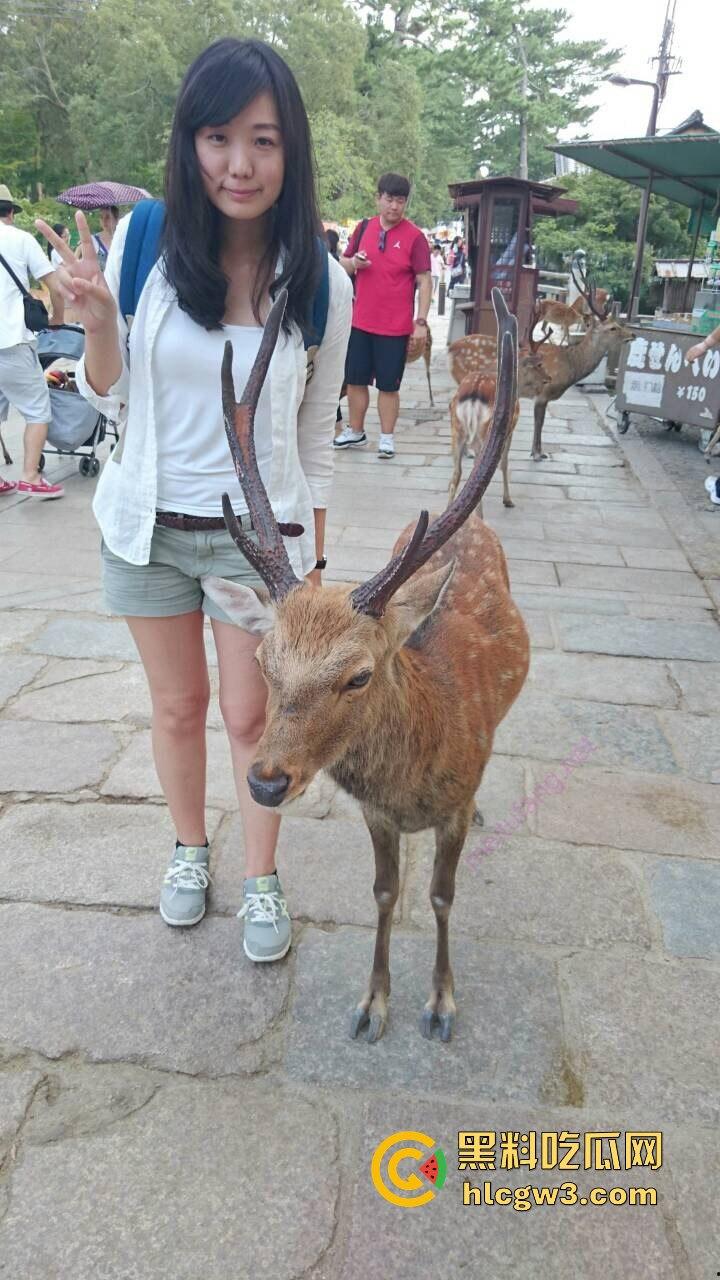 云盘泄密清纯女友性爱日常曝光  外表无害内心骚到飞起，下面插一根嘴里还塞一根！-14